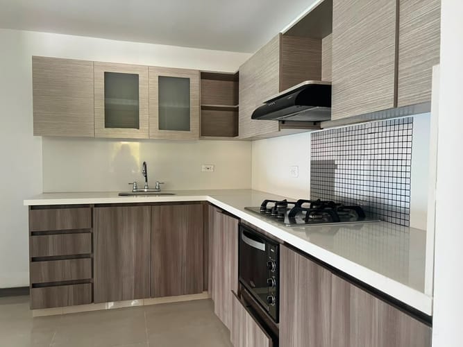 Apartamento de 3 alcobas en arriendo en Loma Del Chocho, Envigado, 111 m² · foto 5 de 18