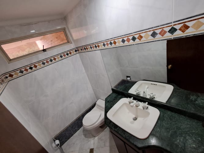 Casa de 4 alcobas en arriendo en Las Lomas, Medellín, 300 m² · foto 4 de 24