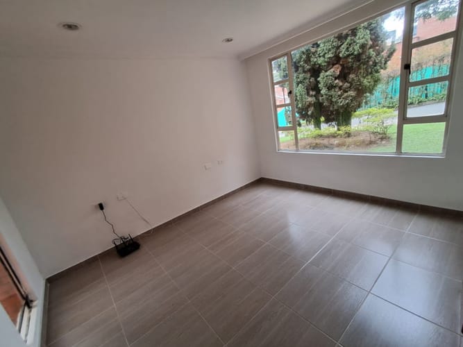 Casa de 4 alcobas en arriendo en Las Lomas, Medellín, 300 m² · foto 5 de 24