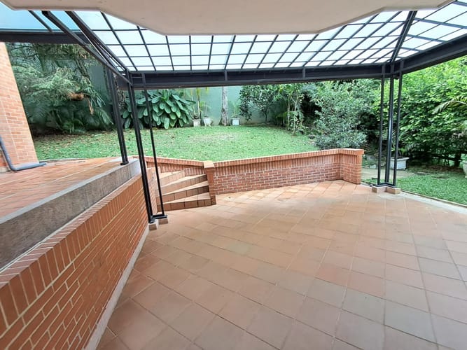 Casa de 4 alcobas en arriendo en Las Lomas, Medellín, 300 m² · foto 6 de 24