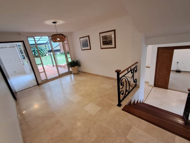 Casa de 4 alcobas en arriendo en Las Lomas, Medellín, 300 m² · foto 8 de 24