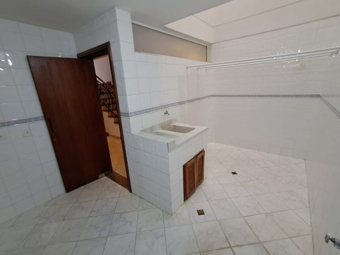 Casa de 4 alcobas en arriendo en Las Lomas, Medellín, 300 m² · foto 12 de 24