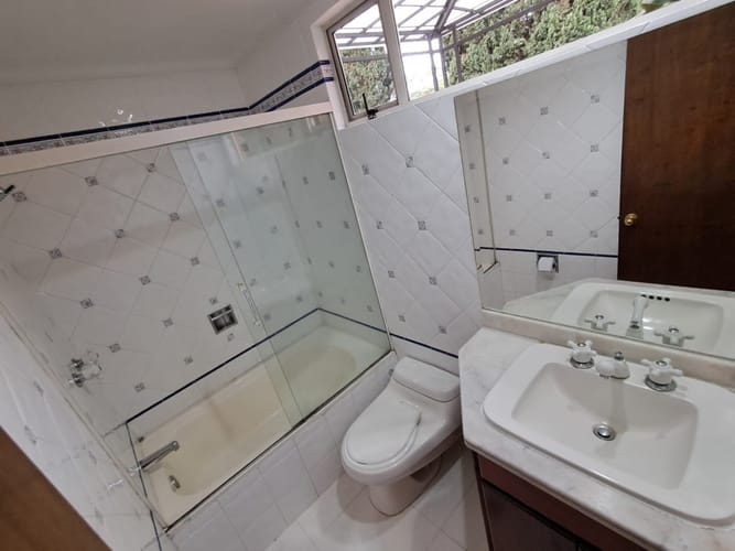 Casa de 4 alcobas en arriendo en Las Lomas, Medellín, 300 m² · foto 18 de 24