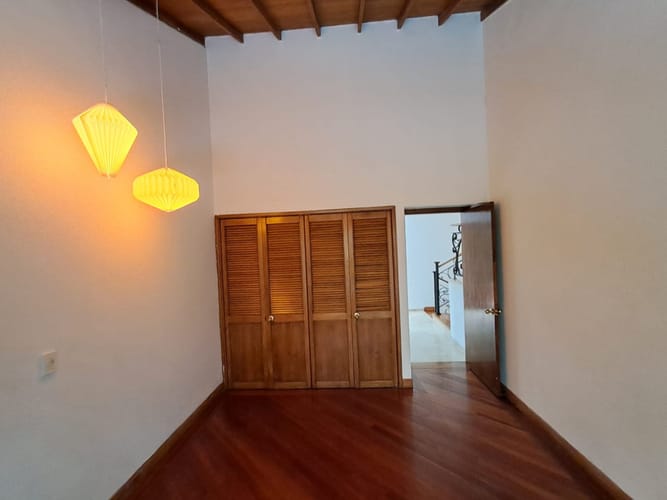 Casa de 4 alcobas en arriendo en Las Lomas, Medellín, 300 m² · foto 20 de 24