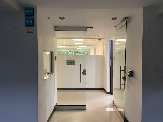 Oficina en arriendo en Loma Del Escobero, Envigado, 152 m² · foto 6 de 10