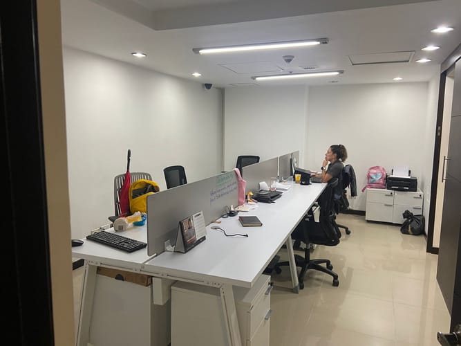Oficina en arriendo en Loma Del Escobero, Envigado, 152 m² · foto 7 de 10
