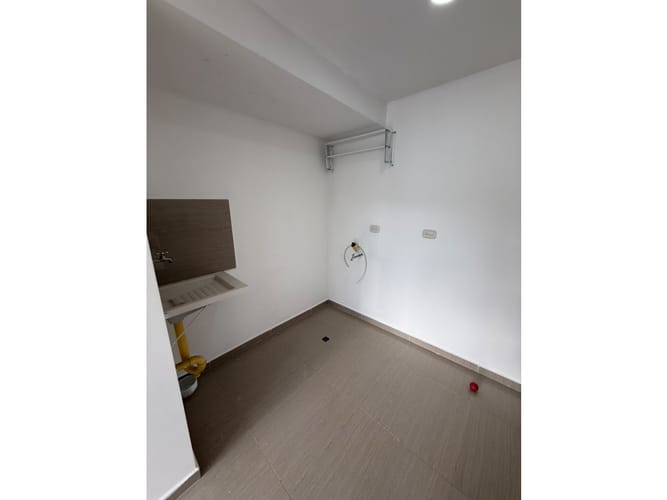 Apartamento de 2 alcobas en arriendo en Guabinas, Yumbo, 46 m² · foto 5 de 8