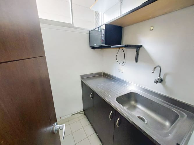 Oficina en arriendo en El Poblado, Medellín, 93 m² · foto 6 de 10