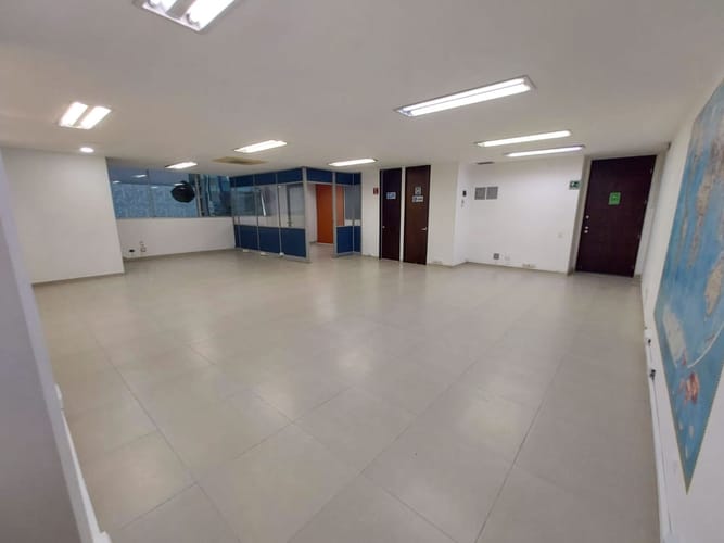 Oficina en arriendo en El Poblado, Medellín, 93 m² · foto 8 de 10