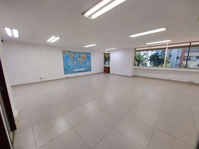 Oficina en arriendo en El Poblado, Medellín, 93 m² · foto 9 de 10