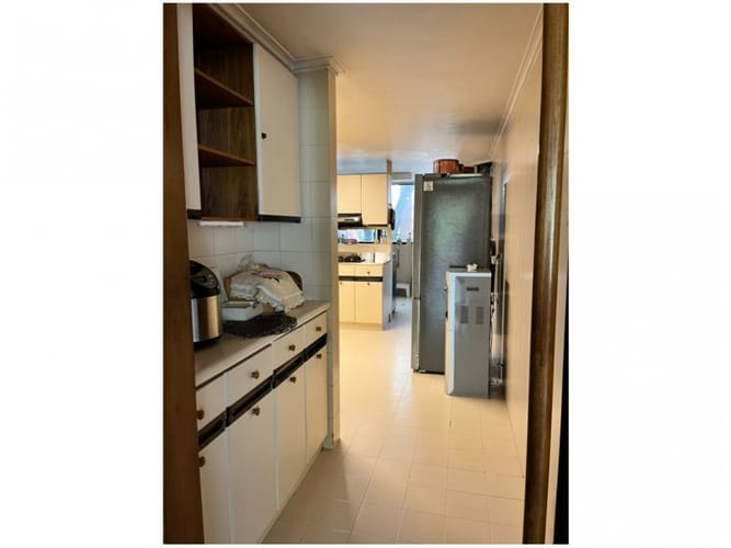 Apartamento de 3 alcobas en venta en La Florida, Medellín, 207 m² · foto 23 de 24
