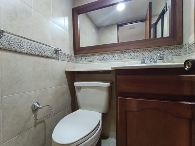 Apartamento de 2 alcobas en arriendo en El Poblado, Medellín, 113 m² · foto 7 de 12