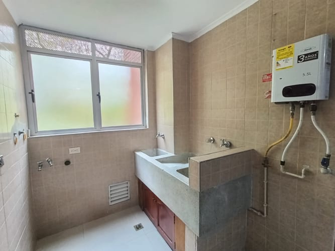 Apartamento de 2 alcobas en arriendo en El Poblado, Medellín, 113 m² · foto 11 de 12