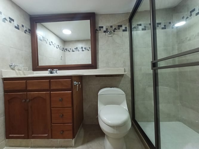 Apartamento de 2 alcobas en arriendo en El Poblado, Medellín, 113 m² · foto 12 de 12