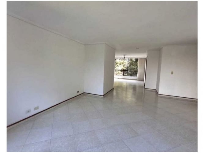 Apartamento de 3 alcobas en venta en Patio Bonito, Medellín, 147 m² · foto 3 de 15