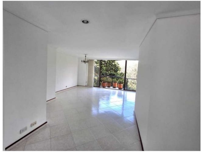 Apartamento de 3 alcobas en venta en Patio Bonito, Medellín, 147 m² · foto 4 de 15