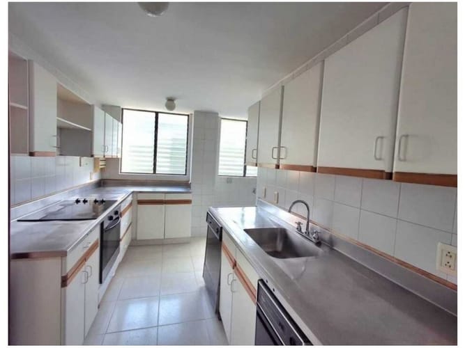 Apartamento de 3 alcobas en venta en Patio Bonito, Medellín, 147 m² · foto 10 de 15