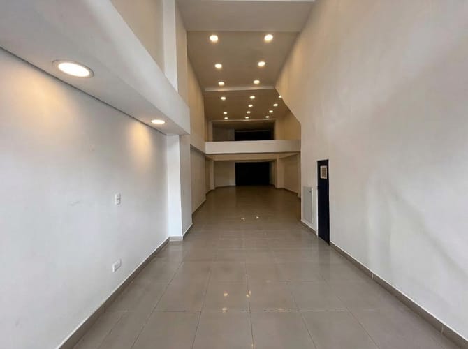 Local en arriendo en Laureles, Medellín, 250 m² · foto 2 de 14