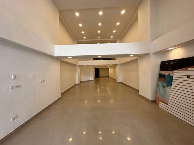 Local en arriendo en Laureles, Medellín, 250 m² · foto 3 de 14