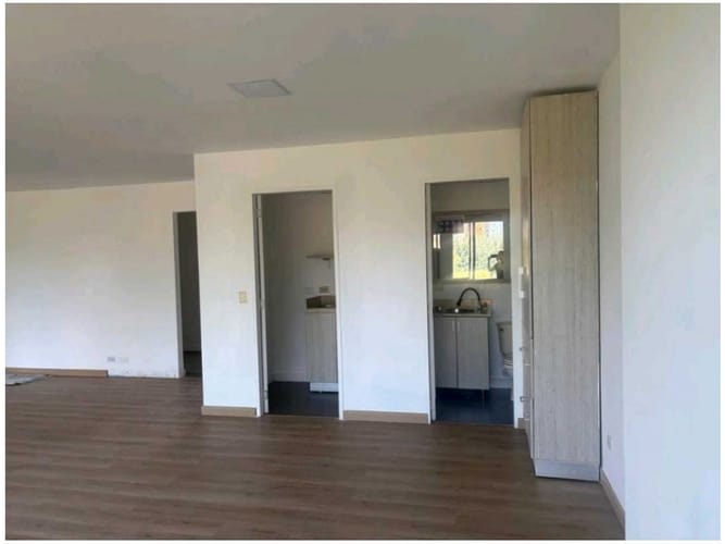 Consultorio en venta en San Lucas, Medellín, 80 m² · foto 3 de 3