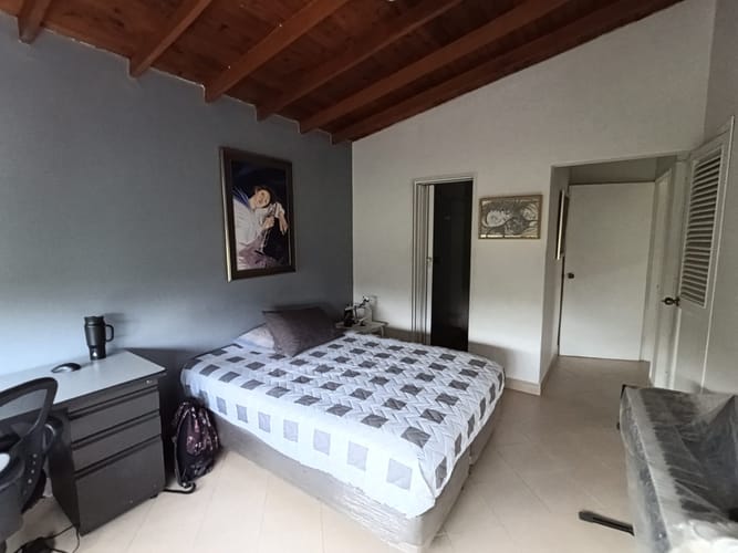 Apartamento de 4 alcobas en arriendo en Laureles, Medellín, 103 m² · foto 2 de 16