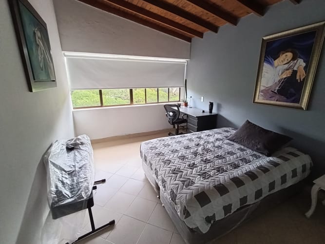 Apartamento de 4 alcobas en arriendo en Laureles, Medellín, 103 m² · foto 4 de 16