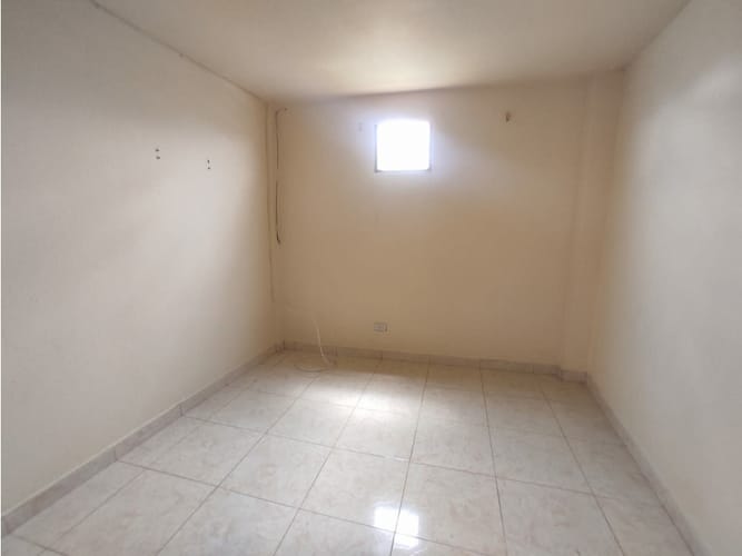 Casa de 2 alcobas en venta en El Rincón, Medellín, 52 m² · foto 3 de 9