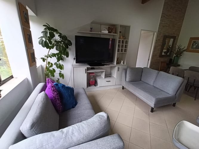 Apartamento de 4 alcobas en arriendo en Laureles, Medellín, 103 m² · foto 9 de 16