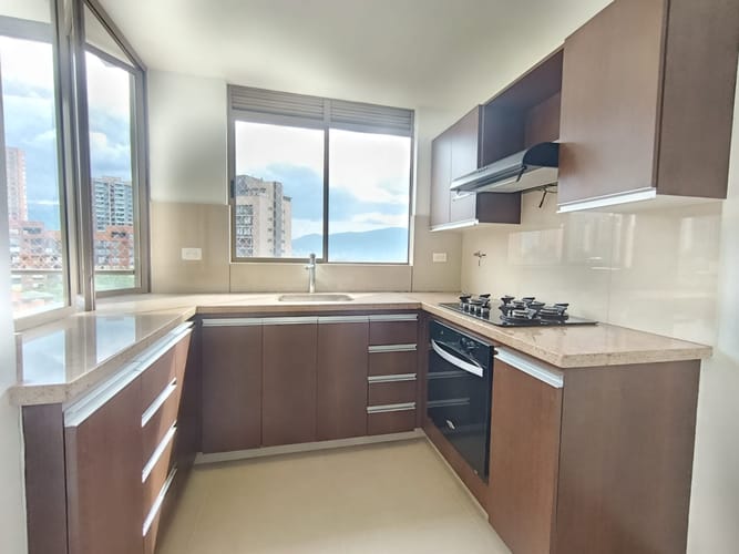 Apartaestudio en arriendo en El Poblado, Medellín, 69 m² · foto 6 de 12