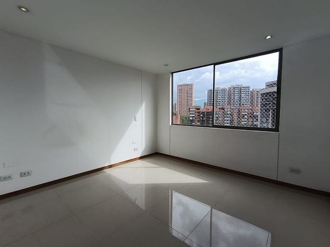 Apartaestudio en arriendo en El Poblado, Medellín, 69 m² · foto 8 de 12