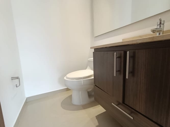 Apartaestudio en arriendo en El Poblado, Medellín, 69 m² · foto 10 de 12
