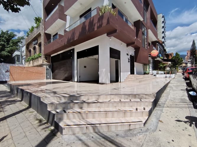 Local en arriendo en La Castellana, Medellín, 18 m² · foto 2 de 9