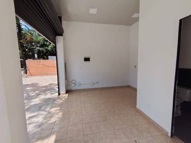 Local en arriendo en La Castellana, Medellín, 18 m² · foto 4 de 9