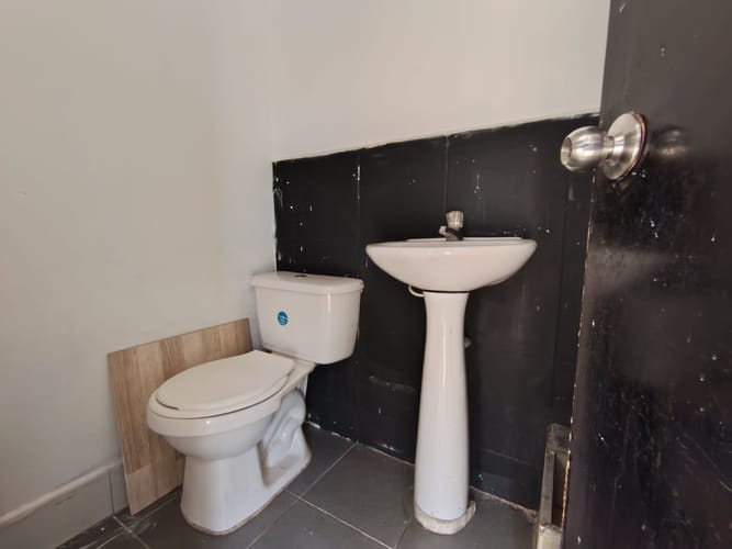 Local en arriendo en La Castellana, Medellín, 18 m² · foto 9 de 9