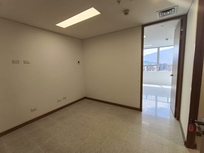 Consultorio en arriendo en Laureles, Medellín, 30 m² · foto 2 de 16