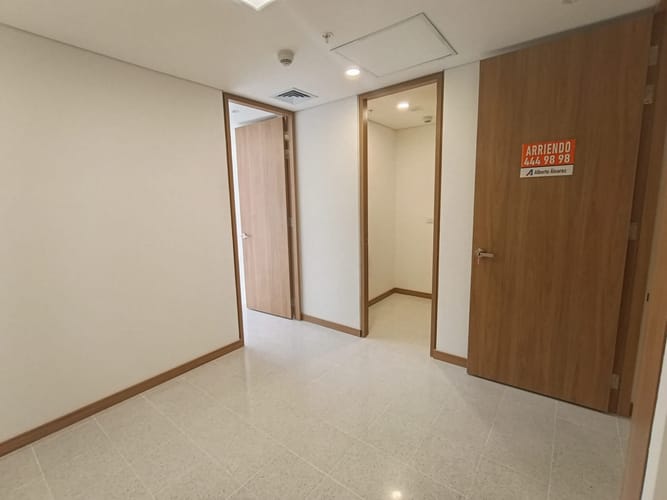 Consultorio en arriendo en Laureles, Medellín, 30 m² · foto 3 de 16