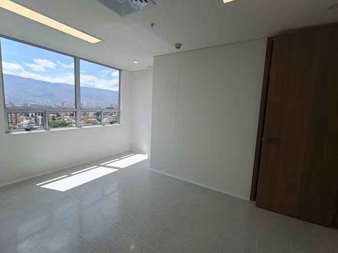 Consultorio en arriendo en Laureles, Medellín, 30 m² · foto 7 de 16