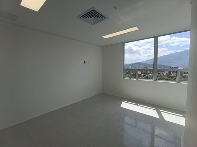Consultorio en arriendo en Laureles, Medellín, 30 m² · foto 10 de 16