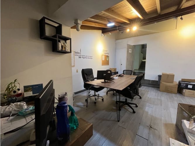 Casa de 5 alcobas en arriendo en San Lucas, Medellín, 590 m² · foto 6 de 24