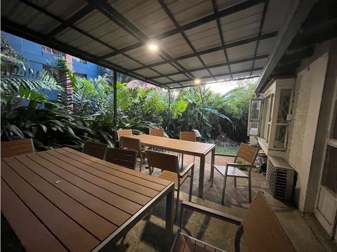 Casa de 5 alcobas en arriendo en San Lucas, Medellín, 590 m² · foto 7 de 24