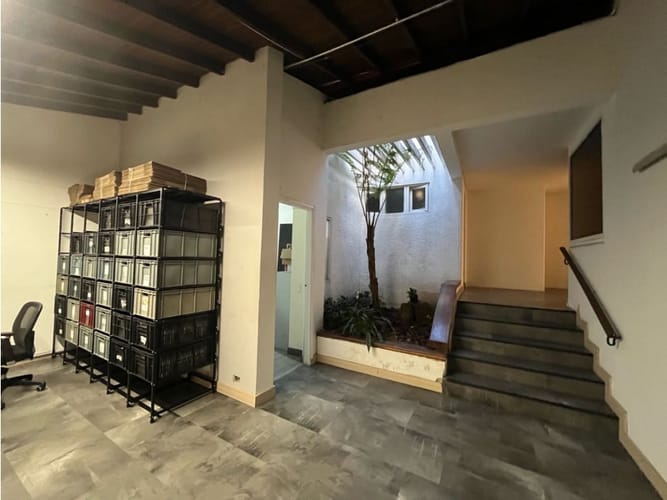 Casa de 5 alcobas en arriendo en San Lucas, Medellín, 590 m² · foto 22 de 24
