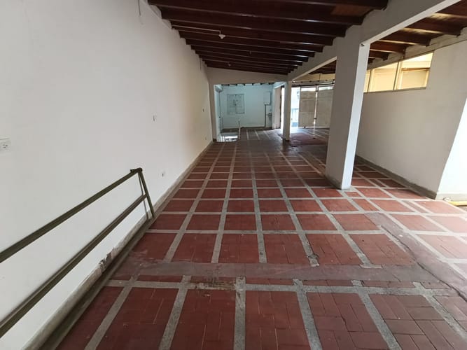 Bodega en arriendo en El Salvador, Medellín, 90 m² · foto 2 de 12