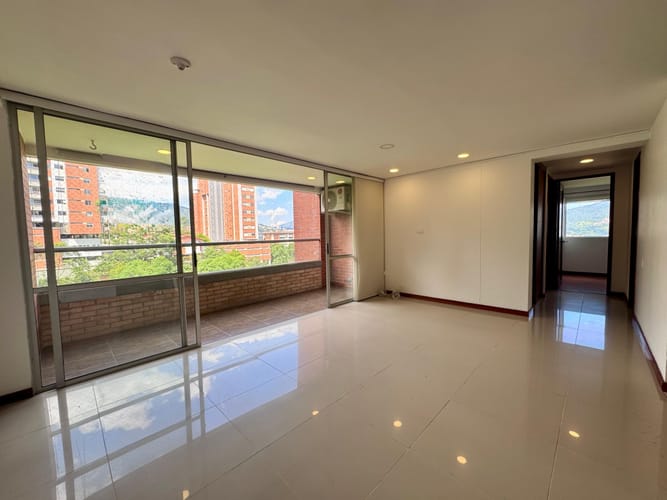 Apartamento de 2 alcobas en arriendo en El Poblado, Envigado, 80 m² · foto 4 de 16