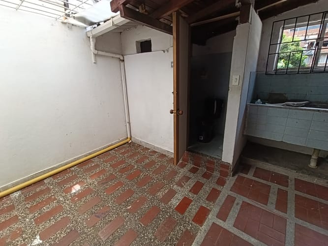 Bodega en arriendo en El Salvador, Medellín, 90 m² · foto 11 de 12