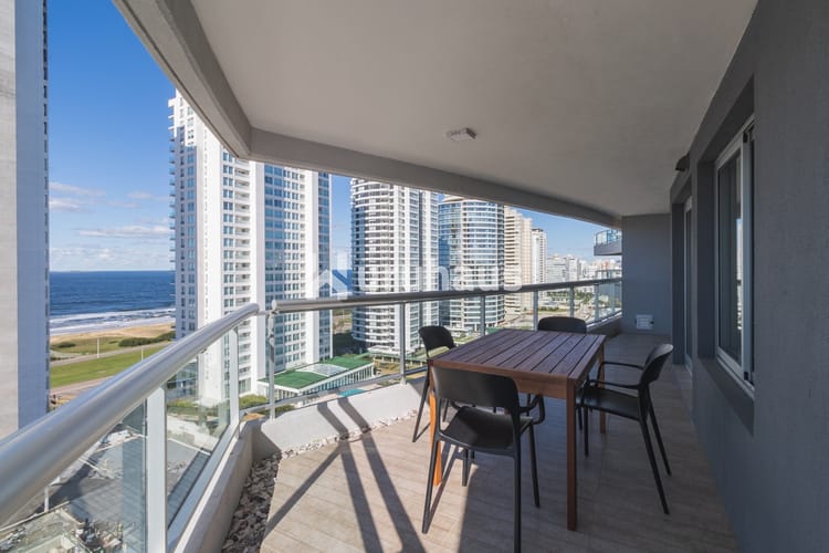 ALQUILER APARTAMENTO TRES DORMITORIOS PUNTA DEL ESTE EDIFICIO LOOK BRAVA · Foto 2
