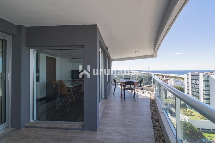 ALQUILER APARTAMENTO TRES DORMITORIOS PUNTA DEL ESTE EDIFICIO LOOK BRAVA · Foto 4