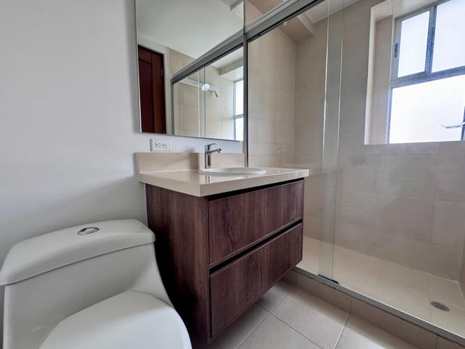 Apartamento de 2 alcobas en arriendo en El Poblado, Envigado, 80 m² · foto 13 de 16