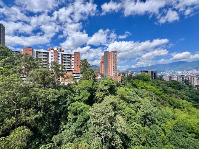 Apartamento de 2 alcobas en arriendo en El Poblado, Envigado, 80 m² · foto 15 de 16