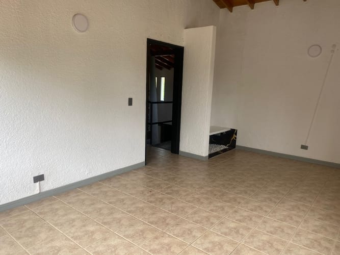 Casa de 5 alcobas en arriendo en Guarne, 285 m² · foto 7 de 20