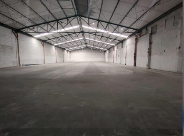 Bodega en arriendo en Suramérica, Itagüí, 2039 m² · foto 2 de 10